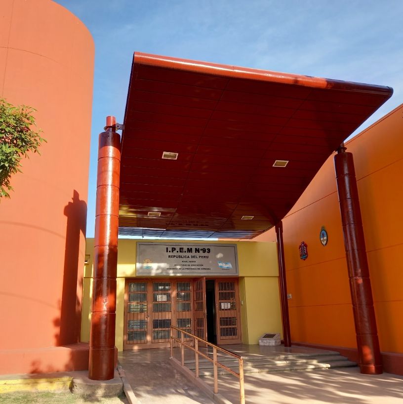 Frente del IPEM 93